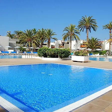 Primavera Pool